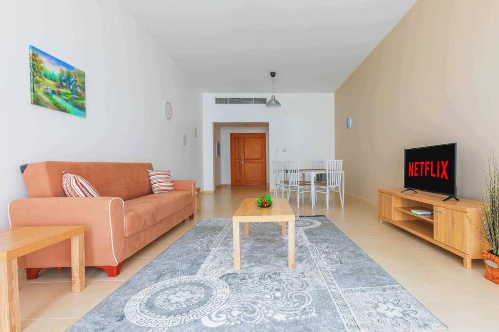 Best 2 Bedroom Apartment Beach Front Abu Dhabi Bagian luar foto