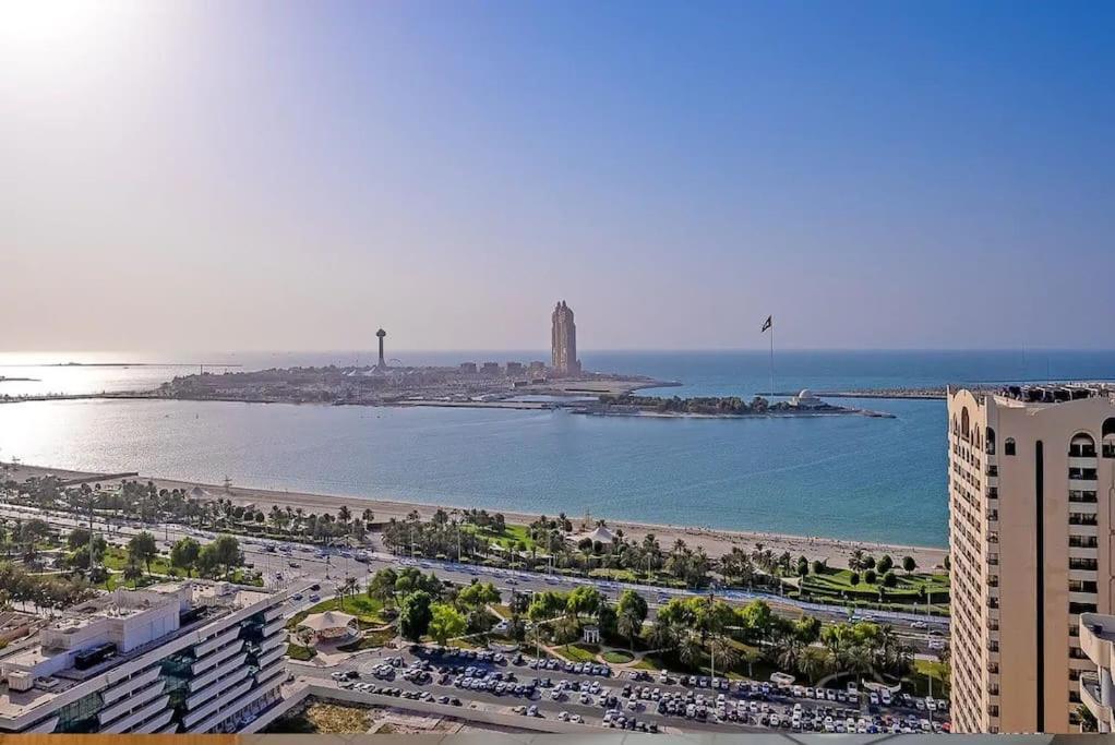 Best 2 Bedroom Apartment Beach Front Abu Dhabi Bagian luar foto